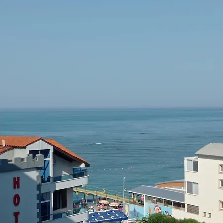Apartment Spacious 2 Bedroom Center By Lunasol *