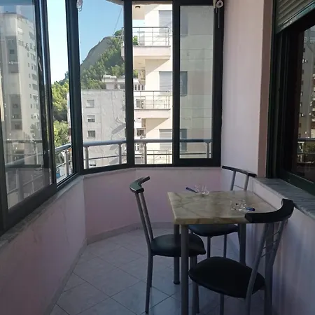 Spacious 2 Bedroom Center By Lunasol Apartment