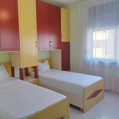 Apartment Spacious 2 Bedroom Center By Lunasol