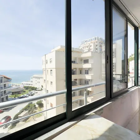 Spacious 2 Bedroom Center By Lunasol