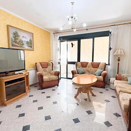 Spacious 2 Bedroom Center By Lunasol