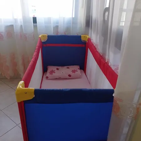 Spacious 2 Bedroom Center By Lunasol