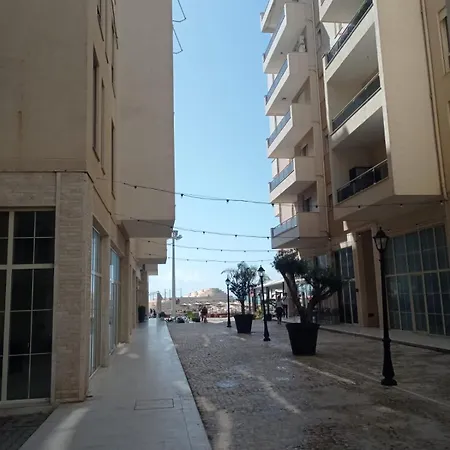 Spacious 2 Bedroom Center By Lunasol דירה דורס
