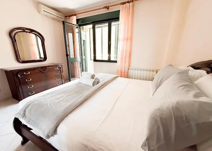 Spacious 2 Bedroom Center By Lunasol Appartement *